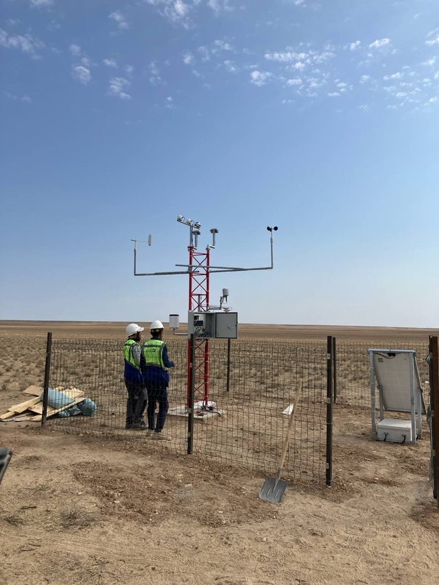 Measurement mast installation - view 3